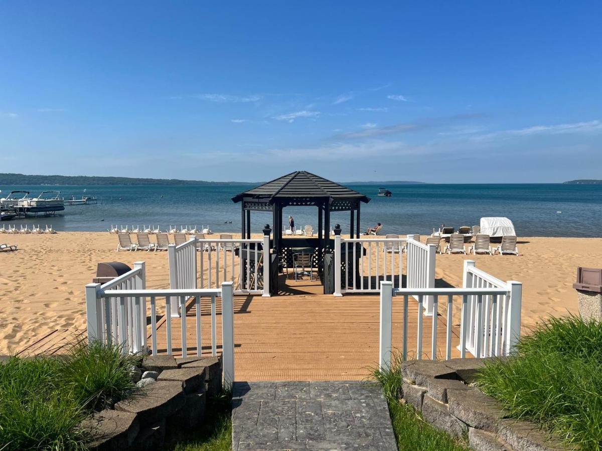 The Beach Haus - Traverse City Exterior foto